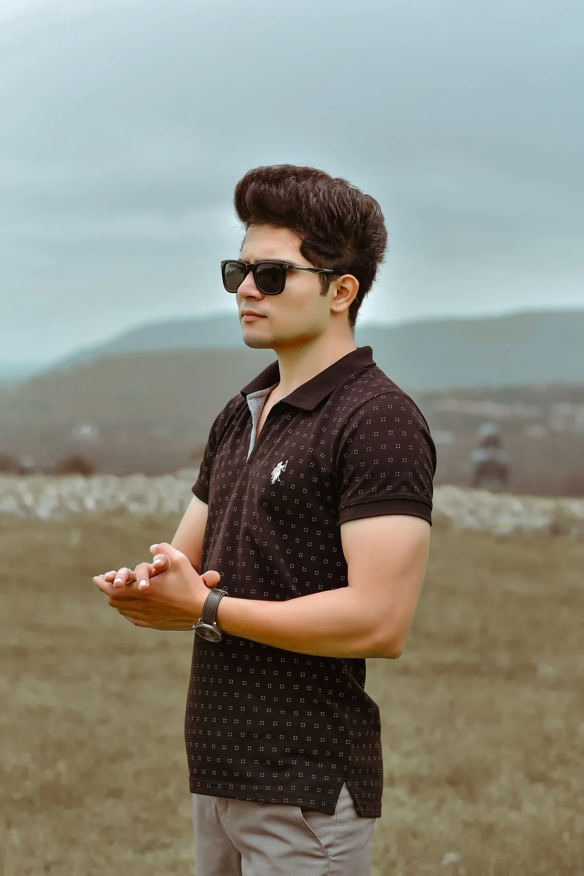 Polo estampada marrom