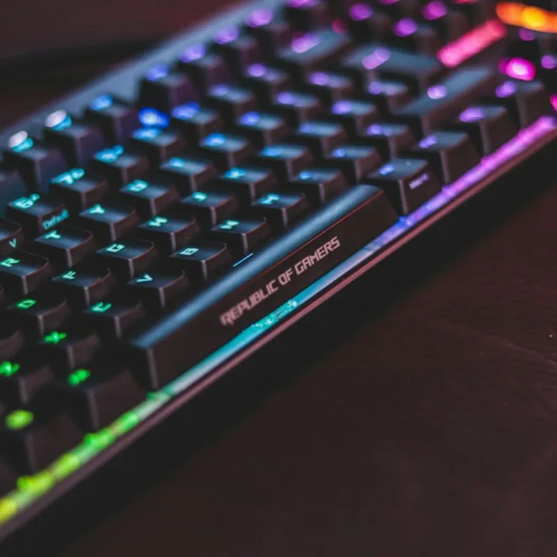 Teclado mecânico RGB
