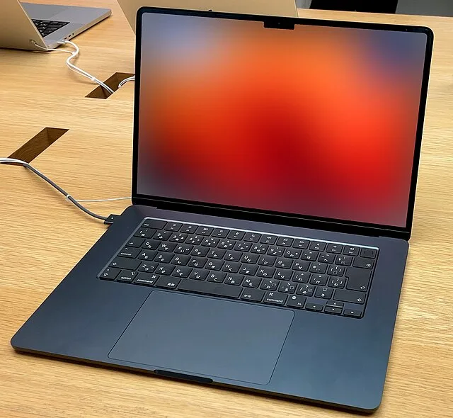 MacBook Air 15 M2 512GB